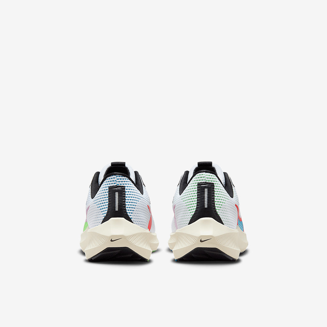 Nike Pegasus 40 - White/Multi-Color