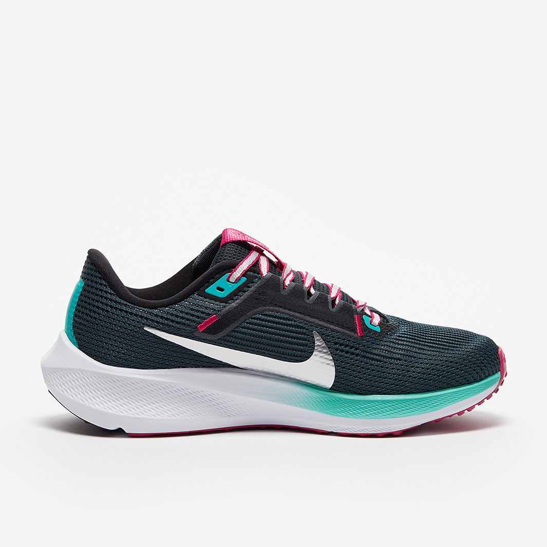 Nike Womens Pegasus 40