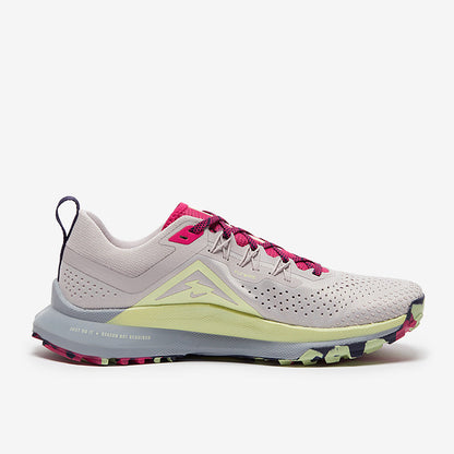 Nike Womens Pegasus Trail 4