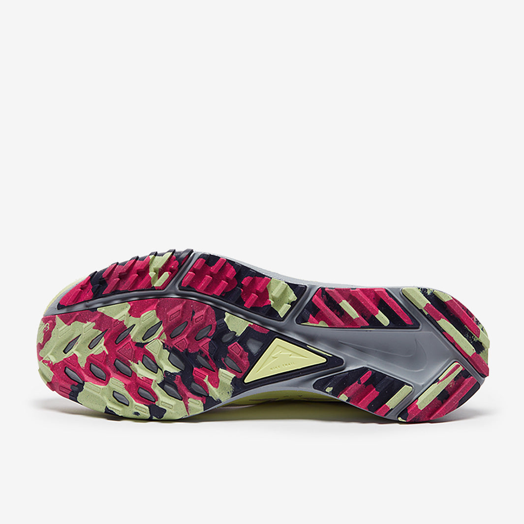 Nike Womens Pegasus Trail 4