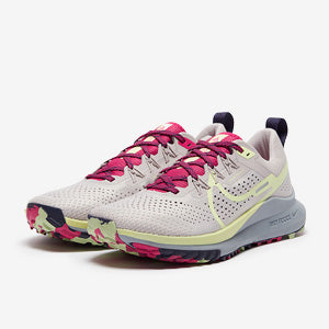 Nike Womens Pegasus Trail 4
