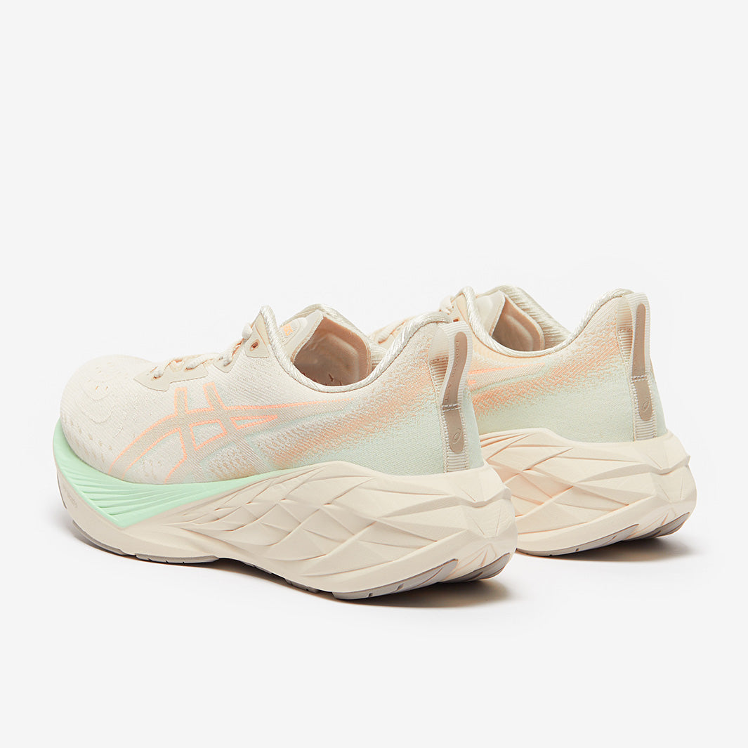 ASICS Womens Novablast 4