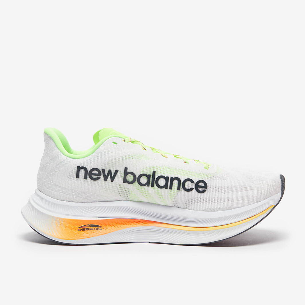New Balance FuelCell SuperComp Trainer v2