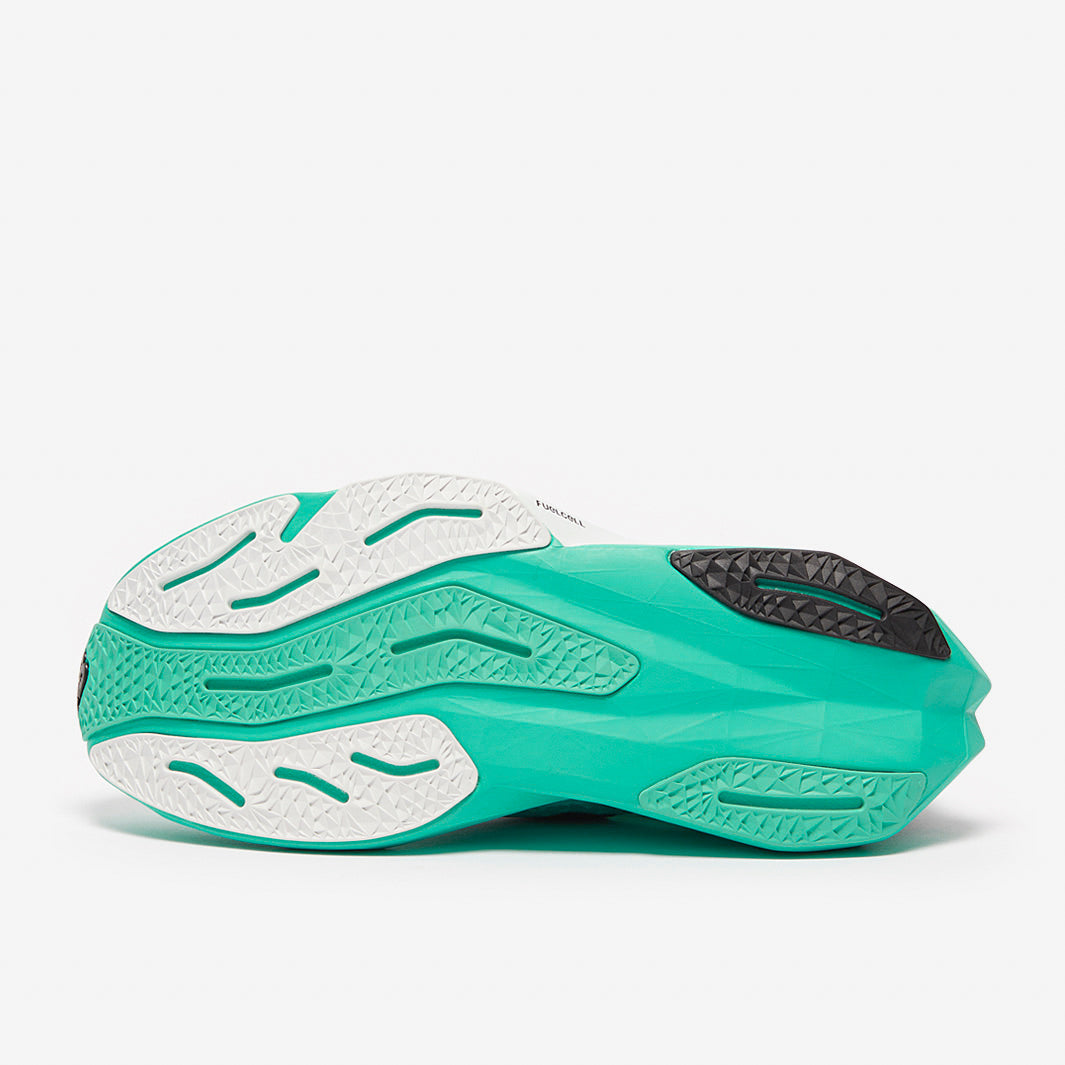 New Balance FuelCell Rebel v4