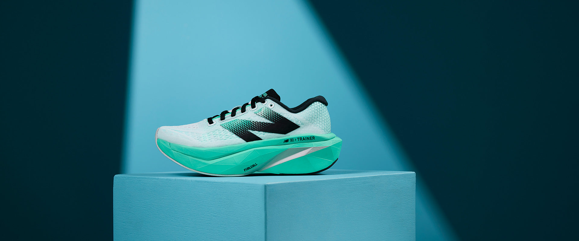 New Balance FuelCell SuperComp Trainer v3