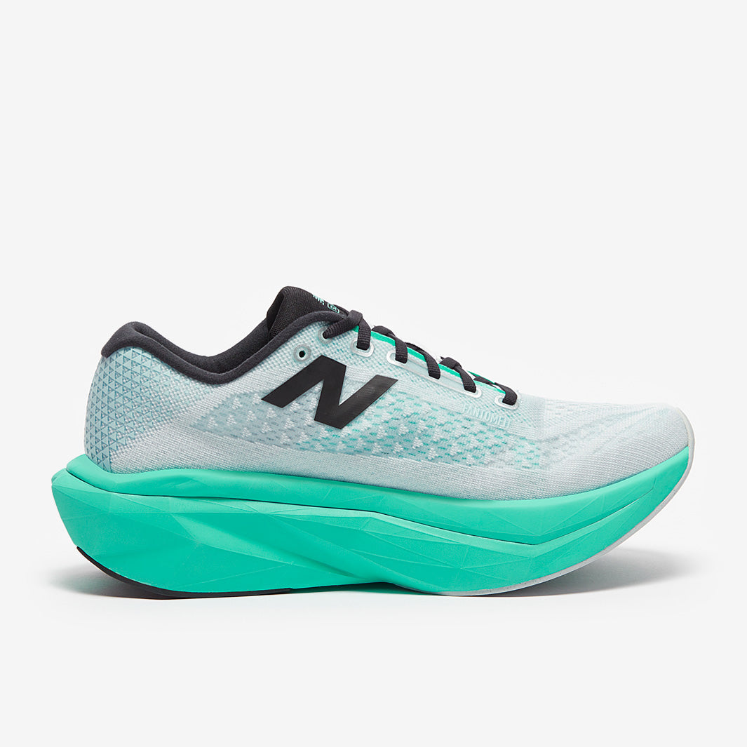 New Balance FuelCell SuperComp Trainer v3