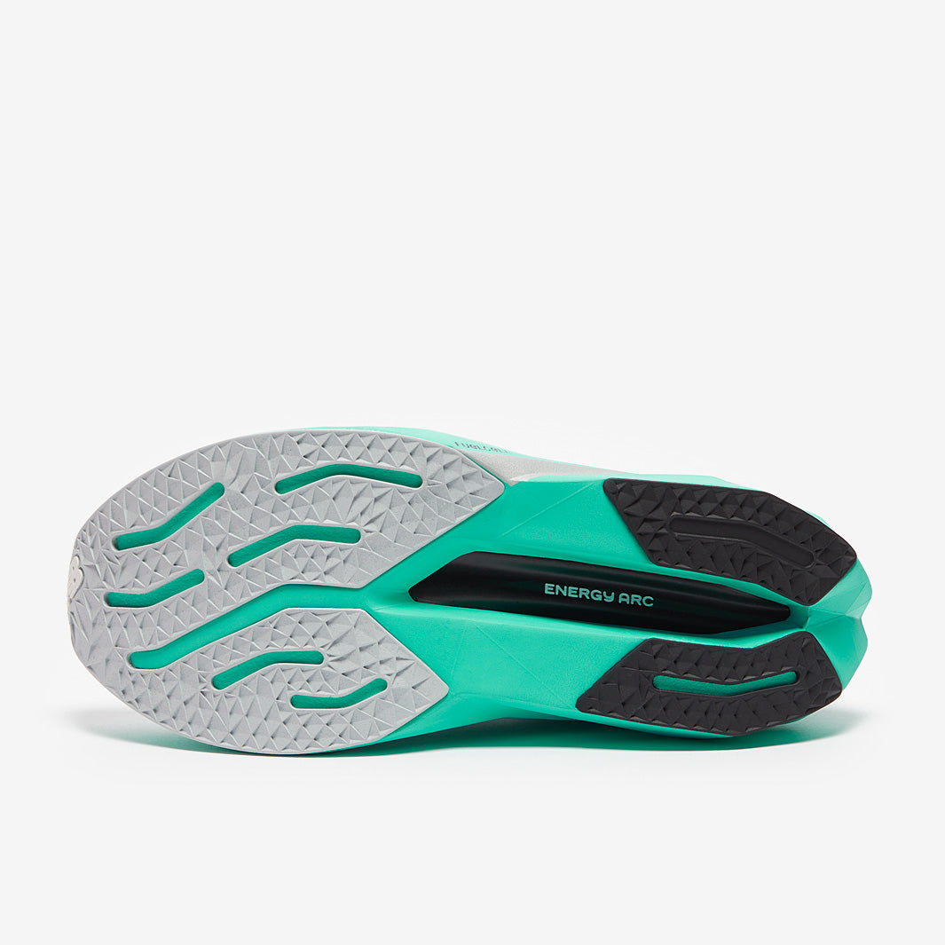 New Balance FuelCell SuperComp Trainer v3