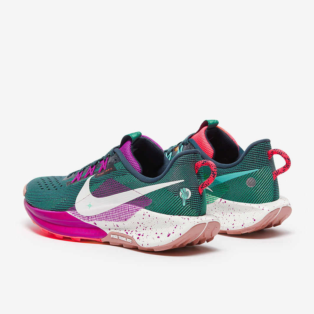 Nike Womens Pegasus Trail 5