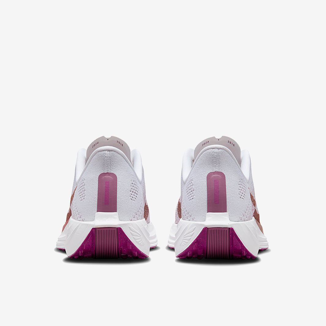 Nike Womens Pegasus Plus - White/Mtlc Red Bronze
