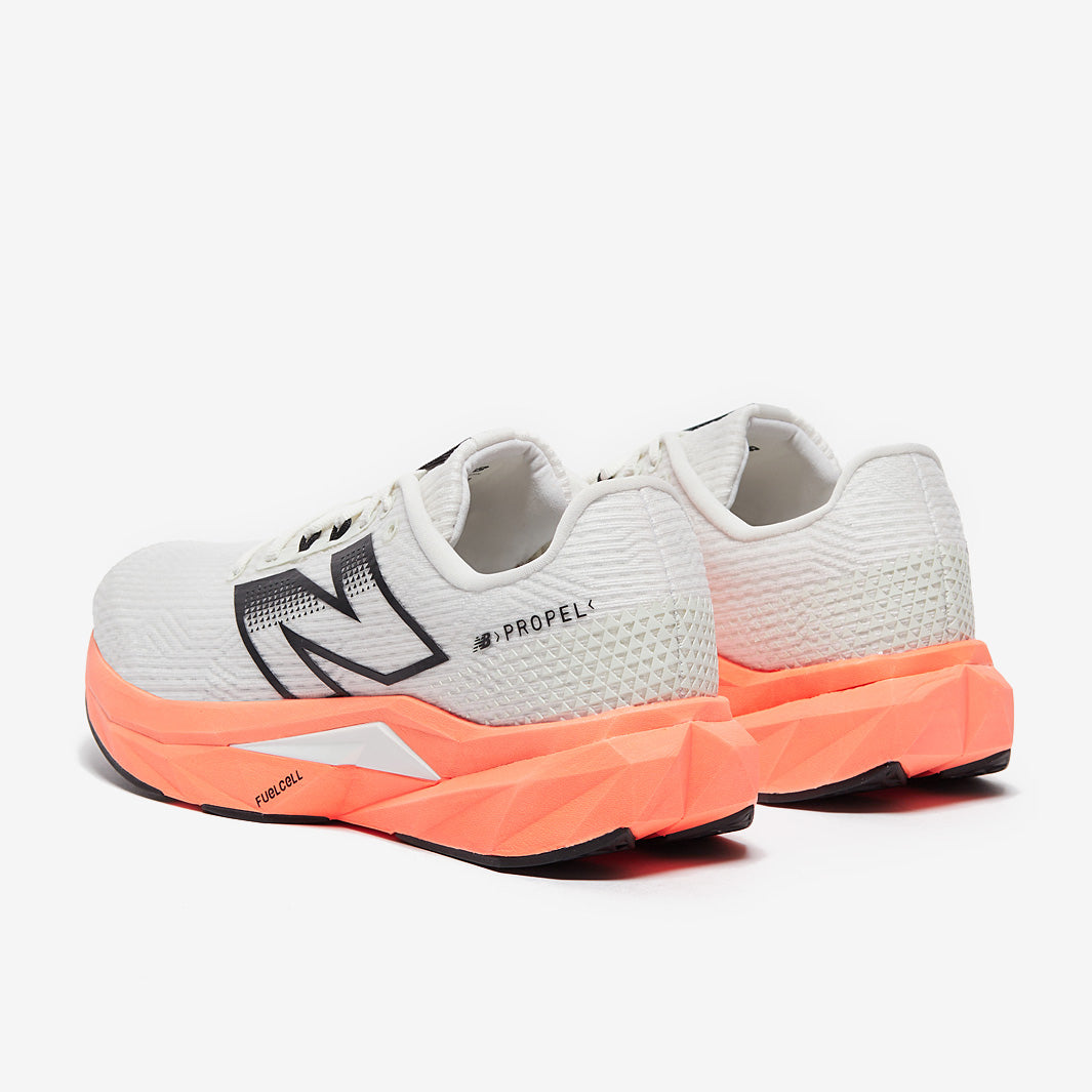 New Balance Fuelcell Propel V5