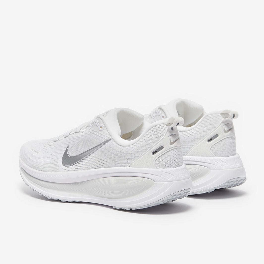 Nike Womens Vomero 18