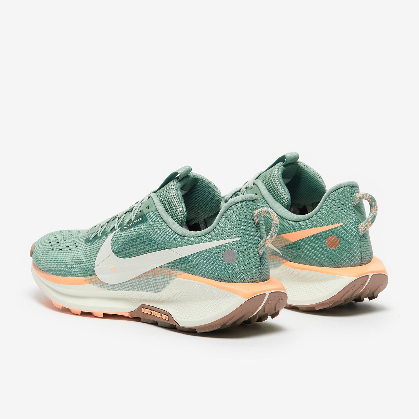 Nike Womens Pegasus Trail 5