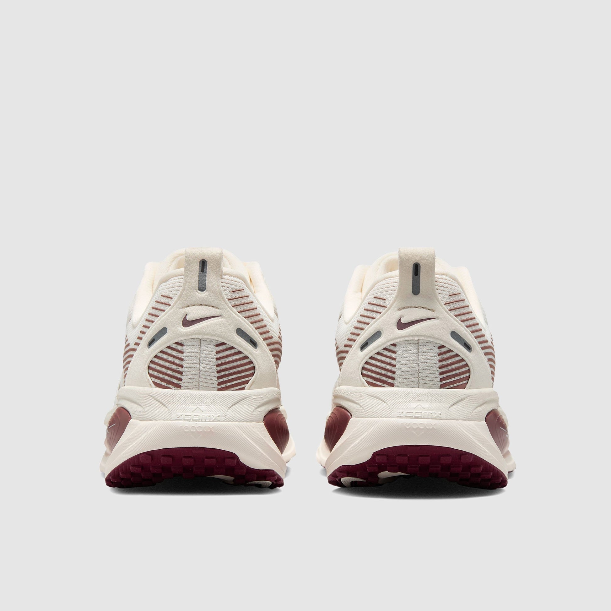 Nike Womens Vomero 18