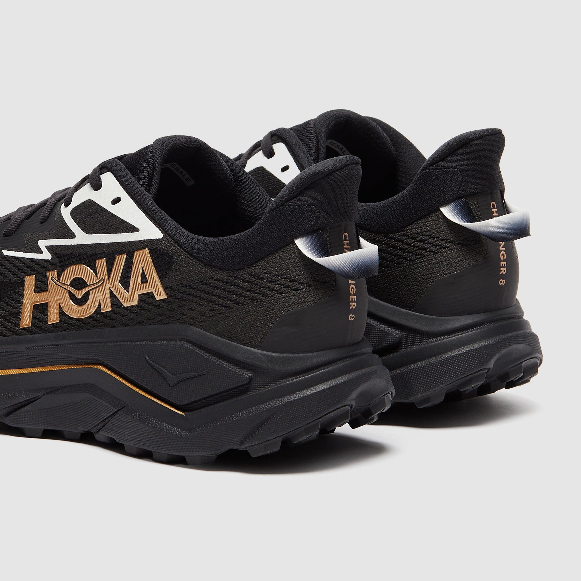 Hoka Challenger 8