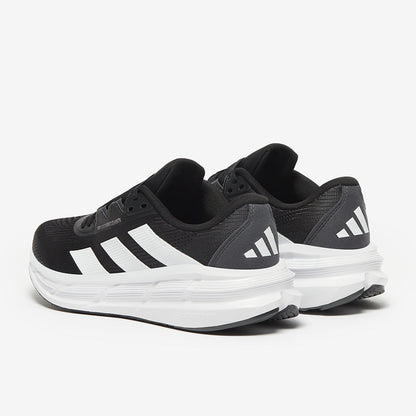 adidas Questar 3