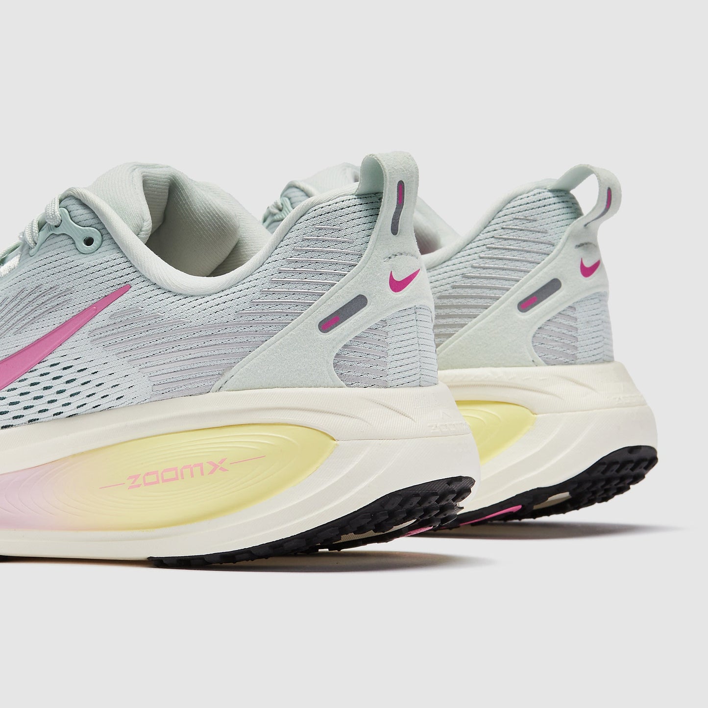 Nike Womens Vomero 18