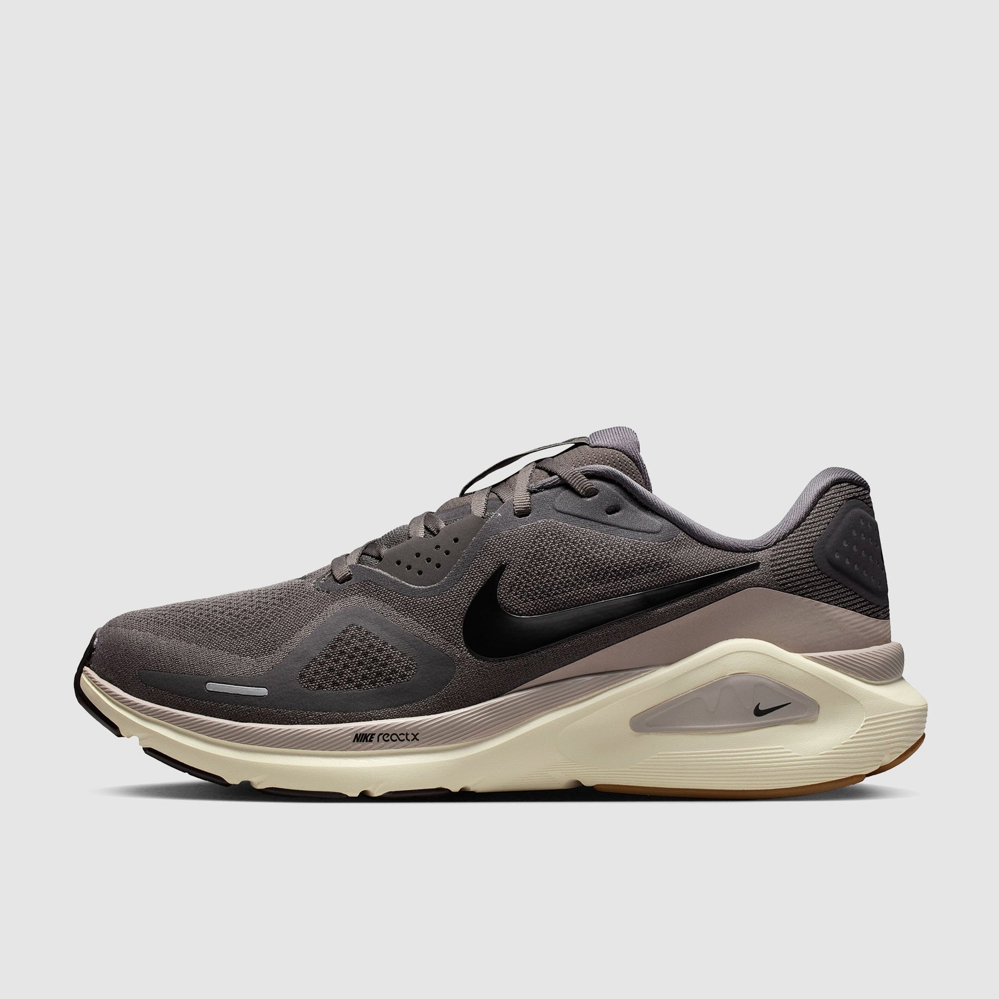 Nike Structure 26