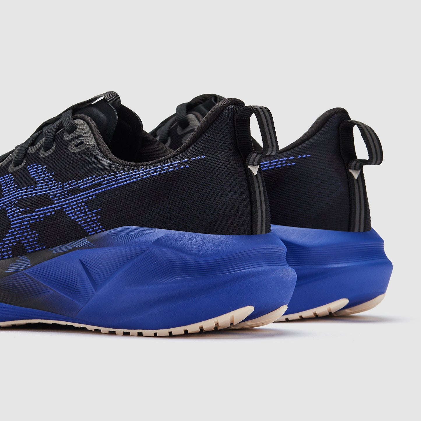Asics Novablast 5