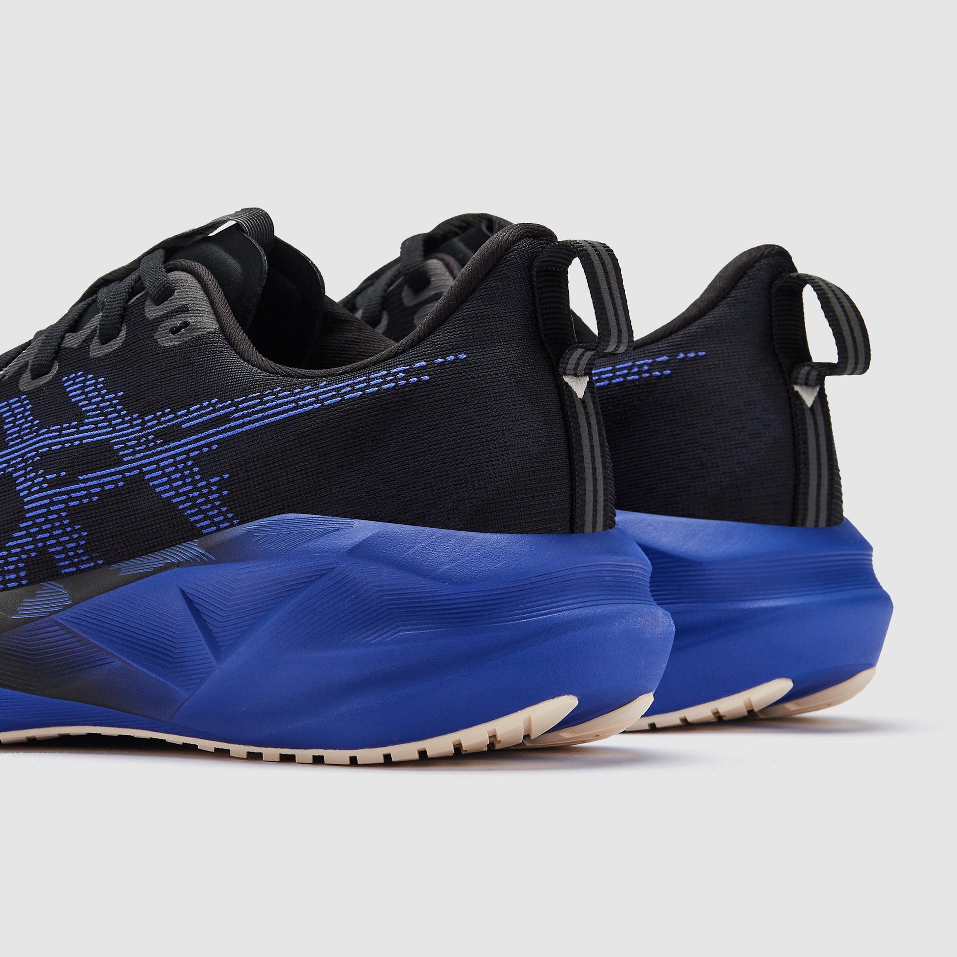 Asics Novablast 5