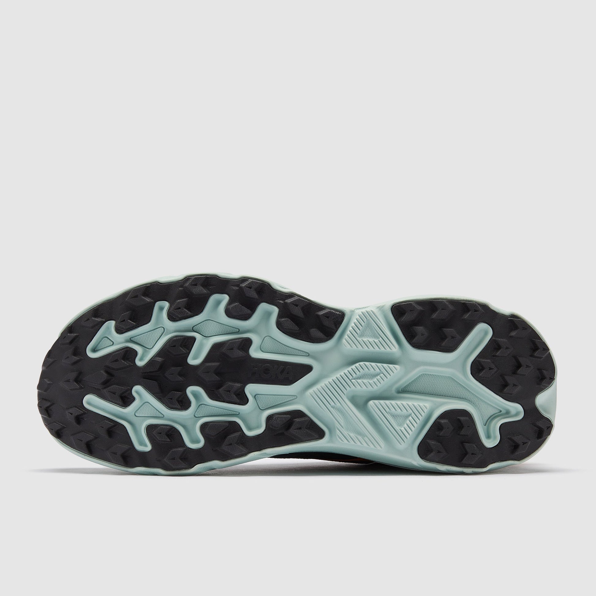 Hoka Challenger 8