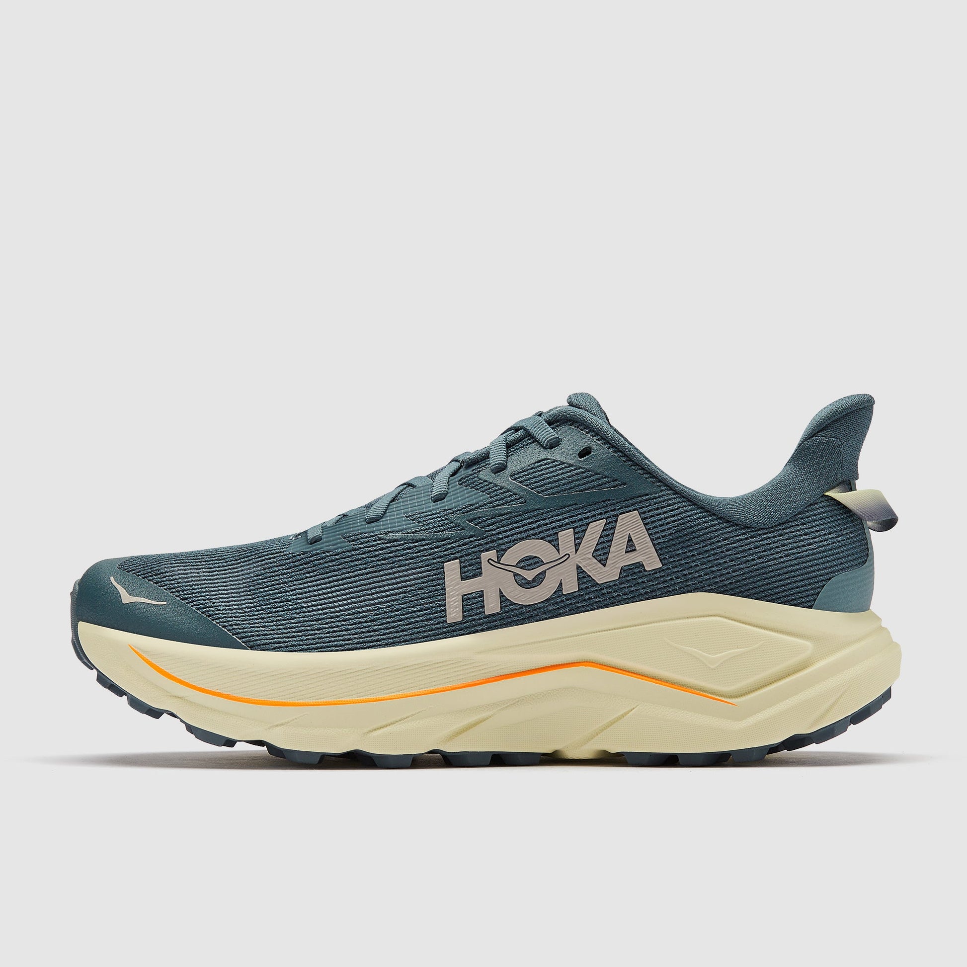 Hoka Challenger 8