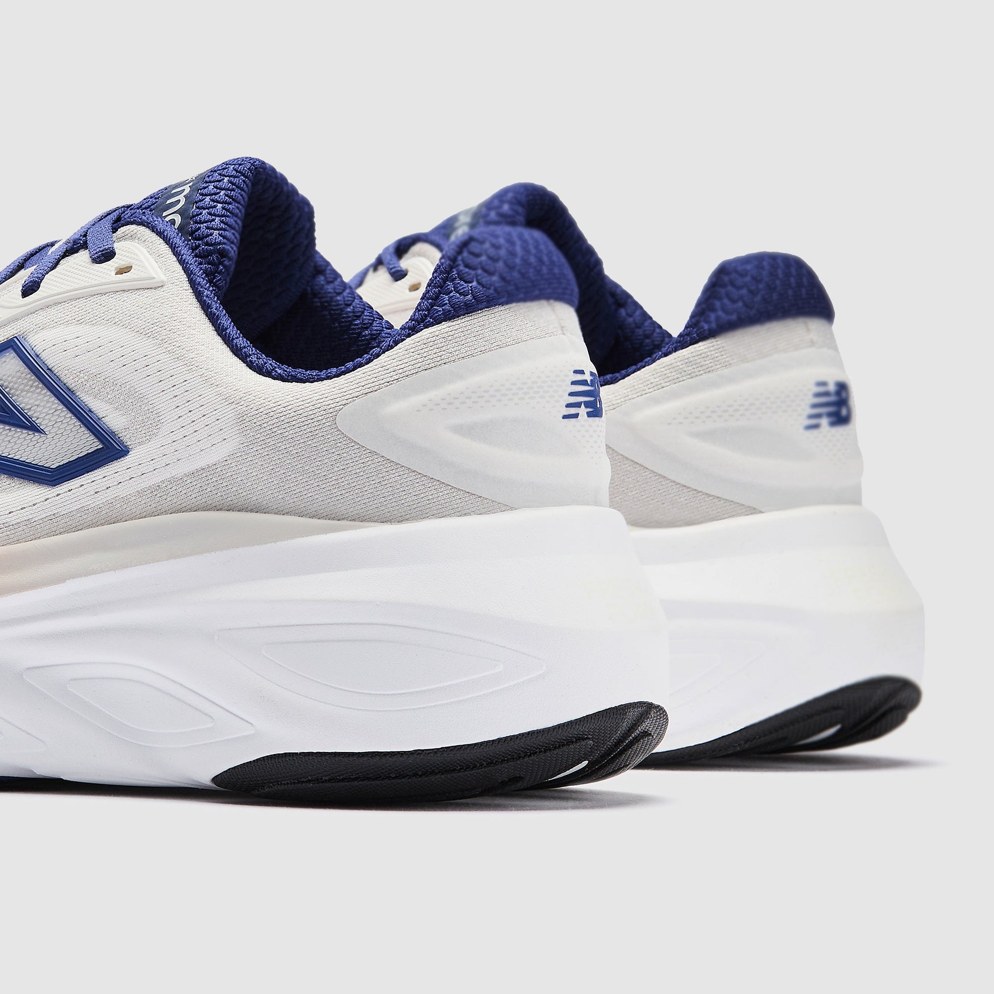 New Balance Fresh Foam MORE v6