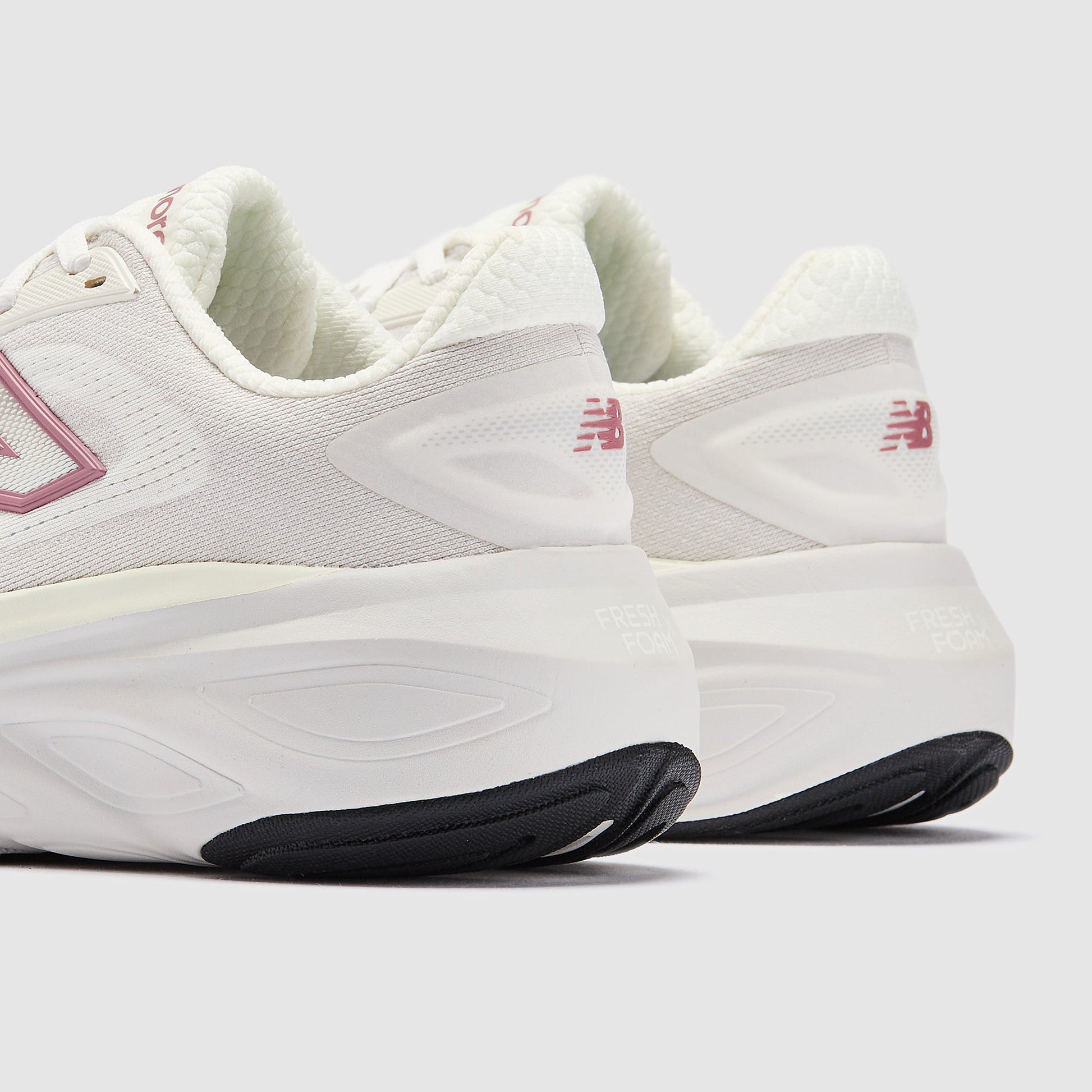 New Balance Womens Fresh Foam MORE v6