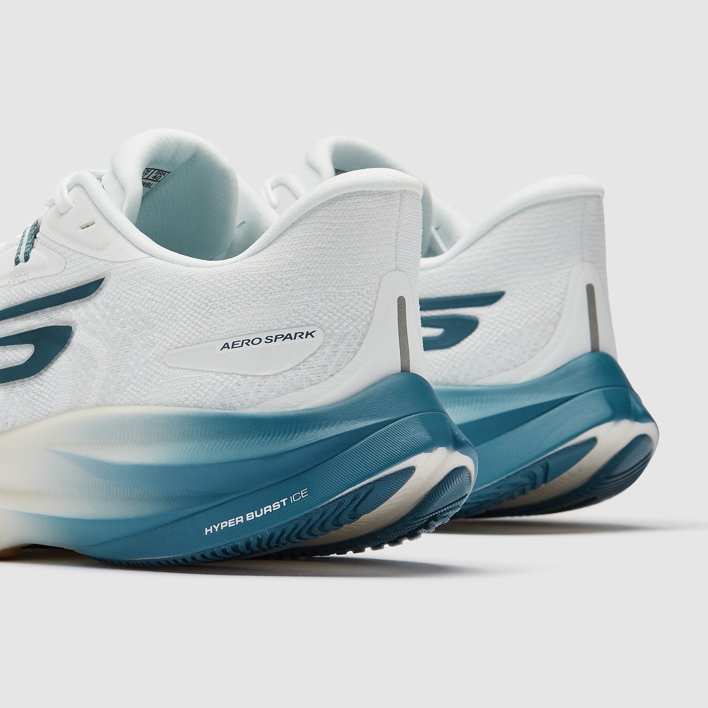Skechers Aero Spark