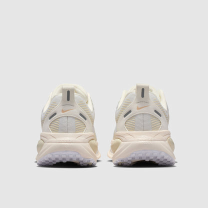 Nike Womens Vomero 18