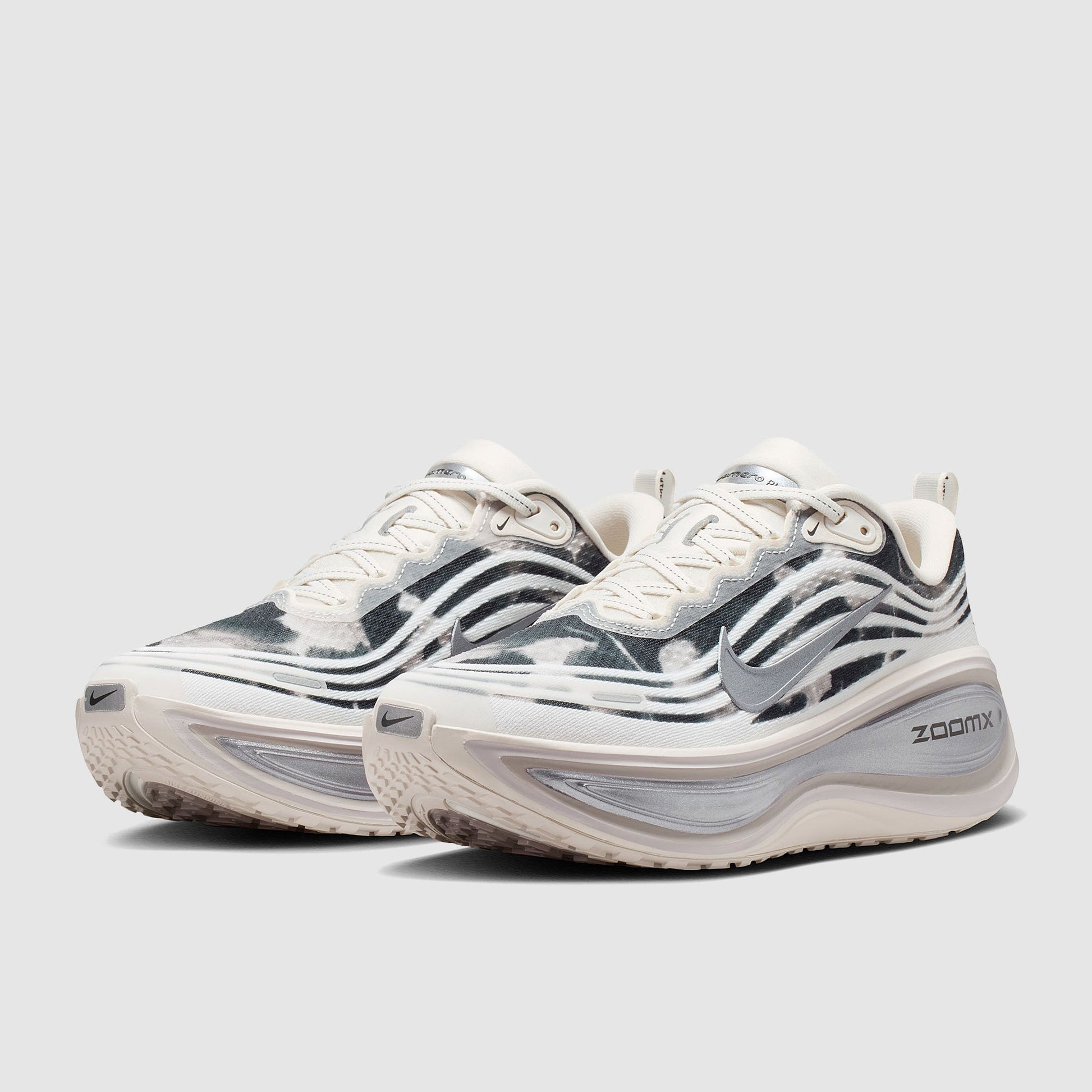 Nike Womens Vomero Plus