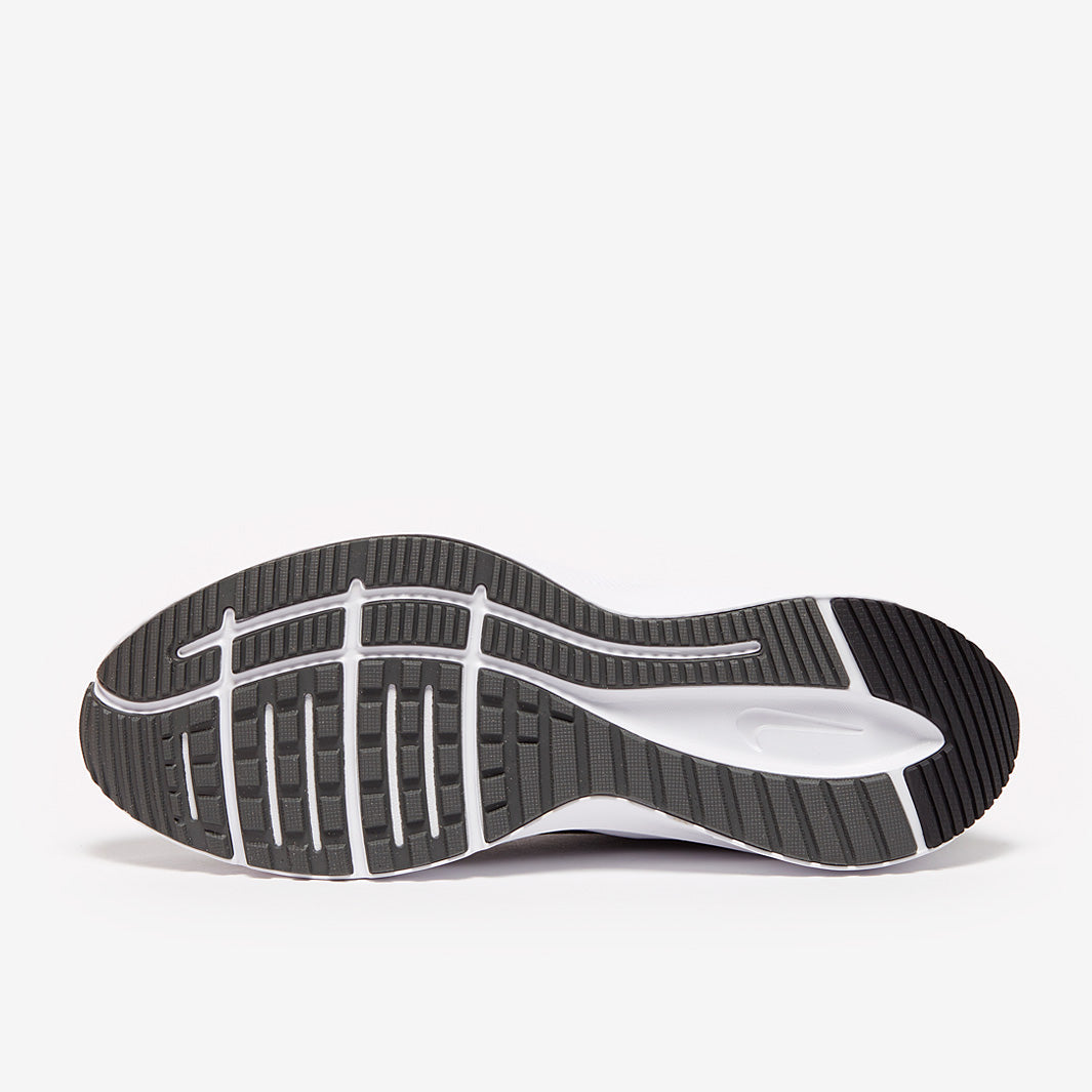 Nike Quest 3
