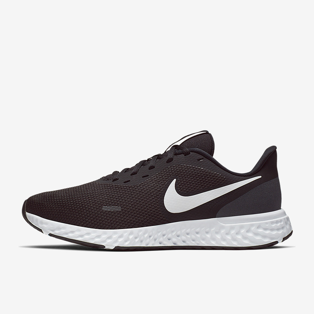 Nike Revolution 5