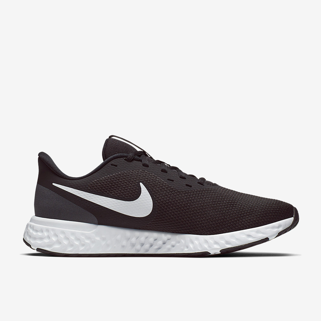 Nike Revolution 5