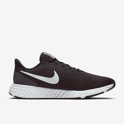 Nike Revolution 5