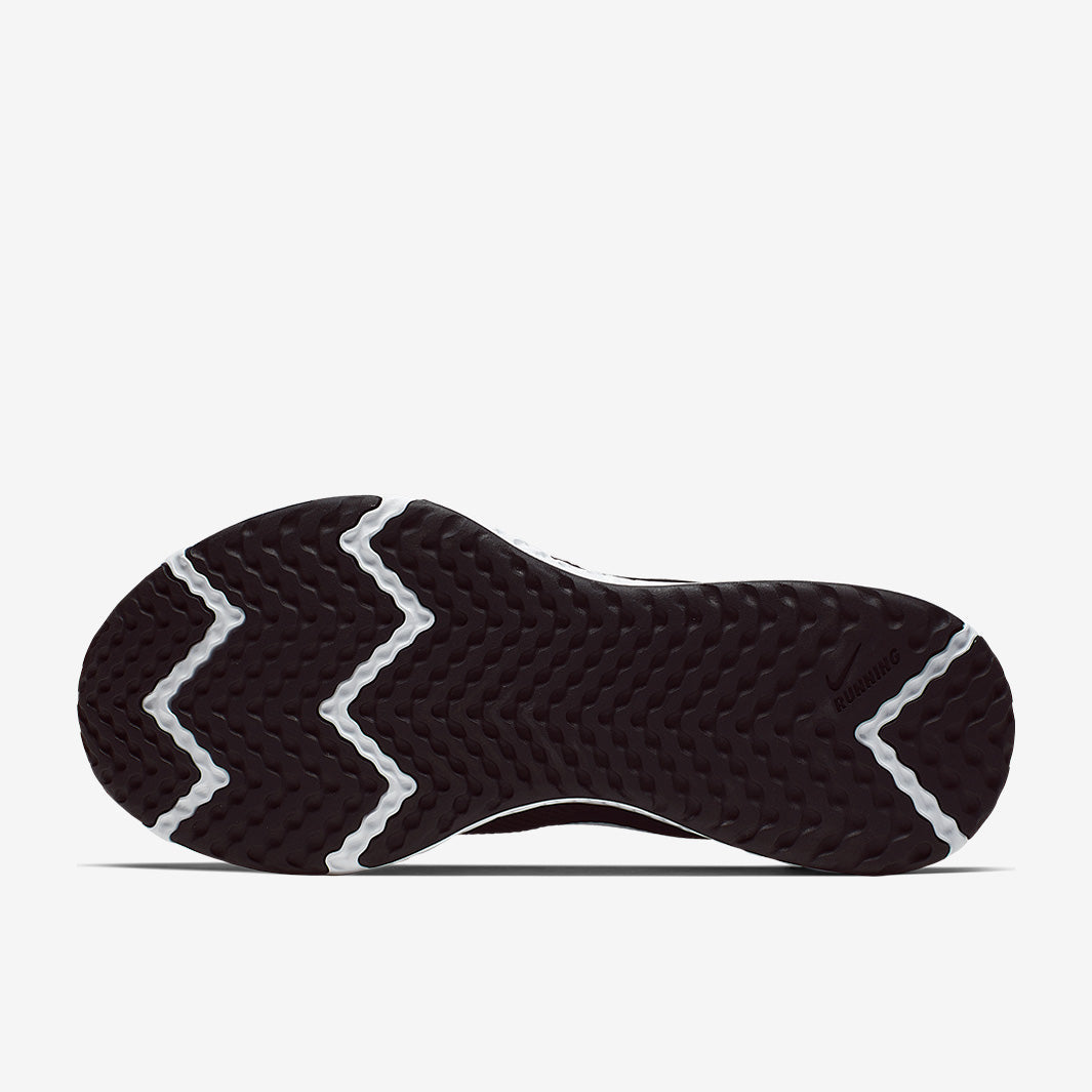 Nike Revolution 5