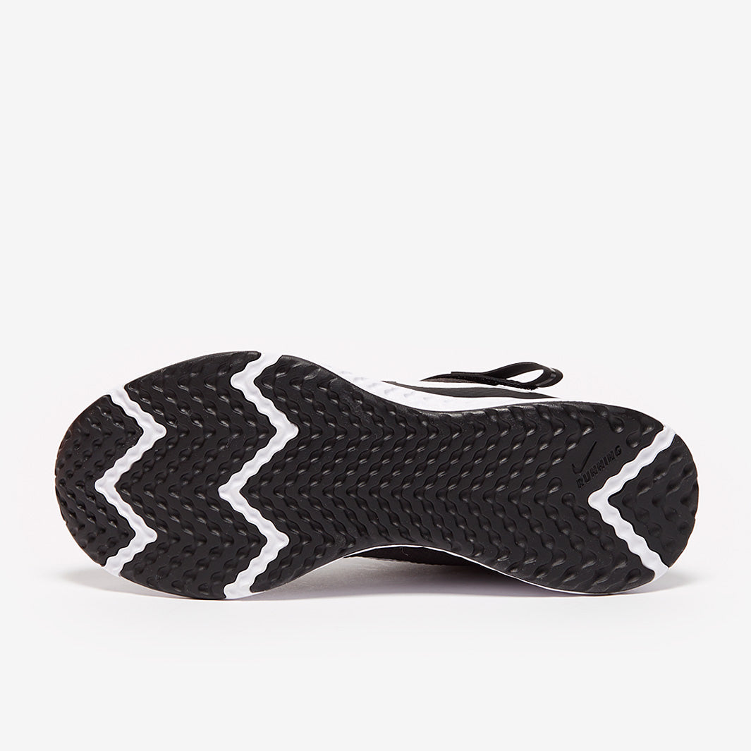 Nike Revolution 5 Flyease