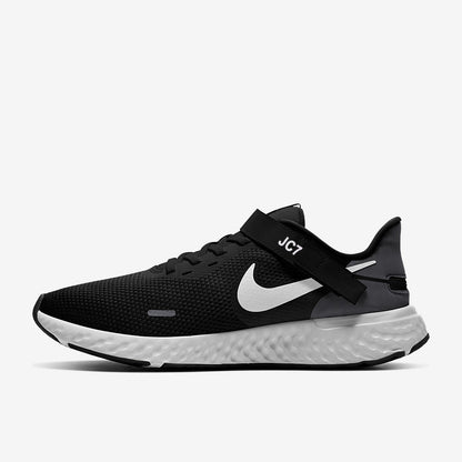 Nike Revolution 5 Flyease