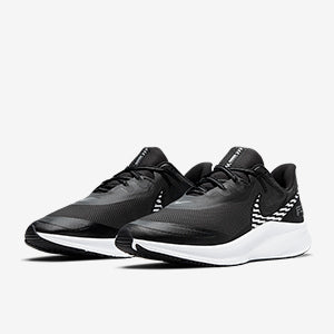 Nike Quest 3 Shield