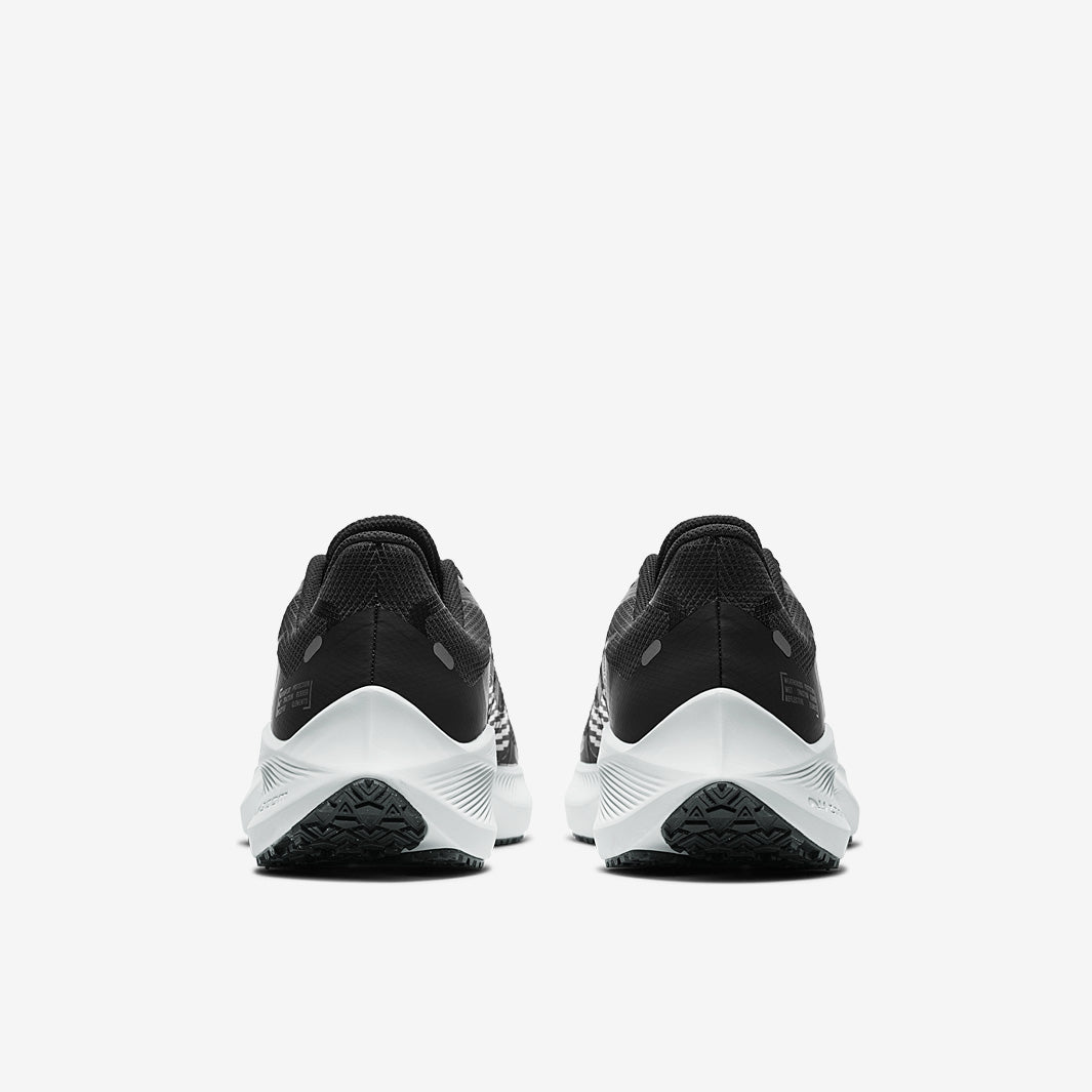 Nike Winflo 7 Shield