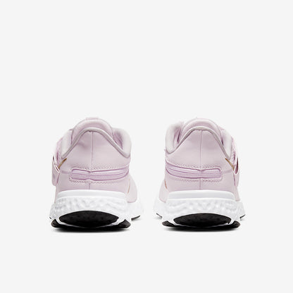 Nike Womens Revolution 5 Flyease