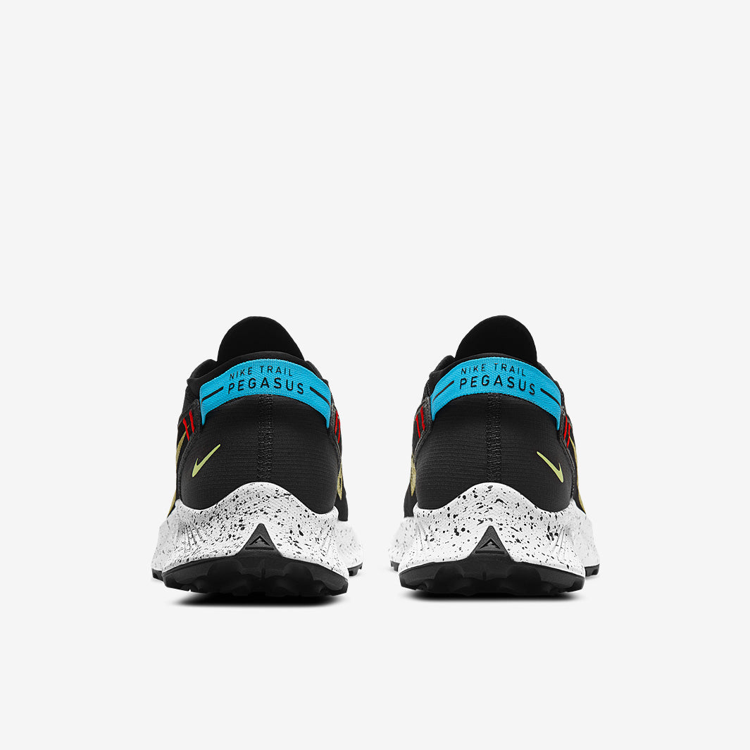Nike Pegasus Trail 2 - Black/Dark Sulfur-Off Noir