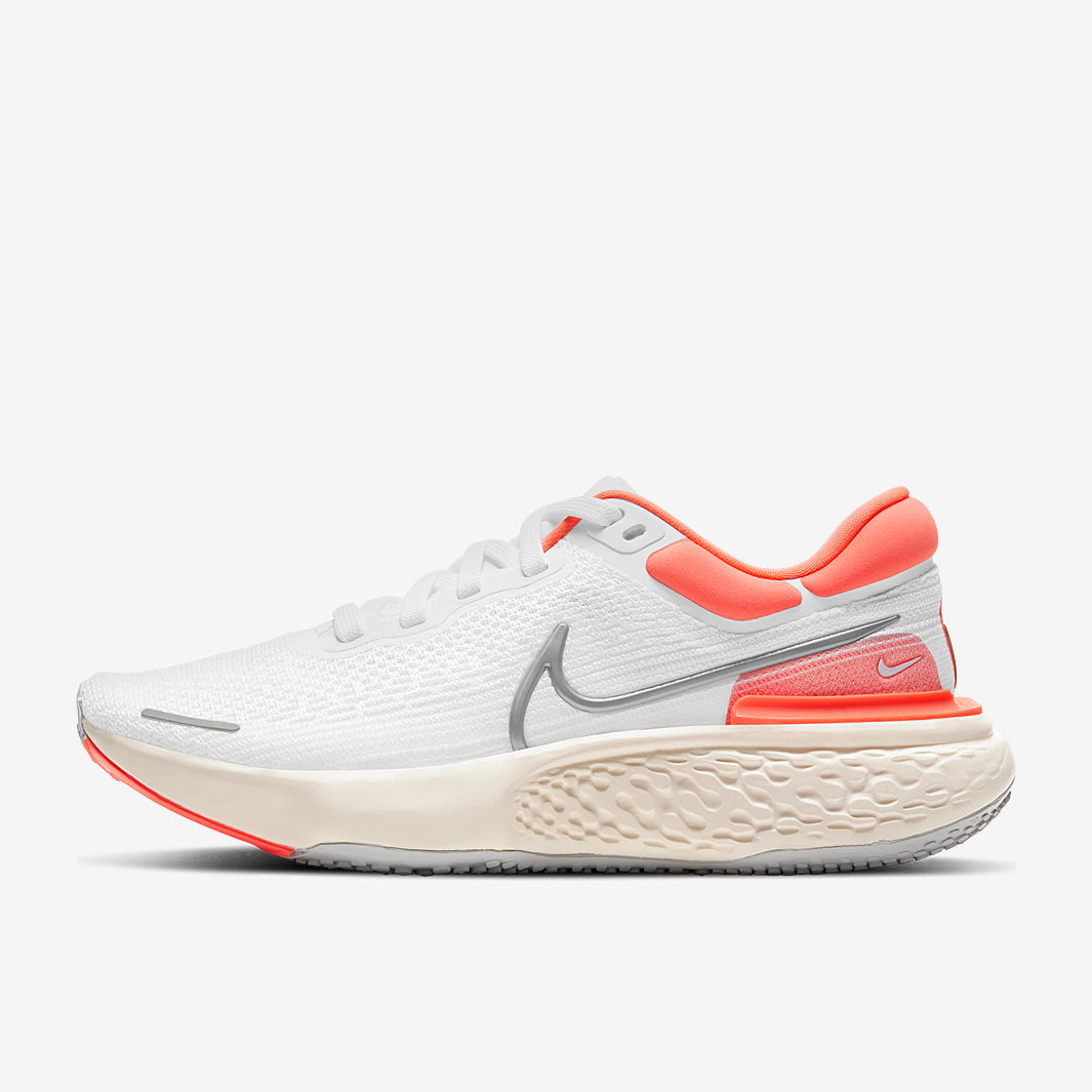 Nike Womens ZoomX Invincible Run Flyknit - White/Metallic Silver