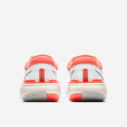 Nike Womens ZoomX Invincible Run Flyknit - White/Metallic Silver