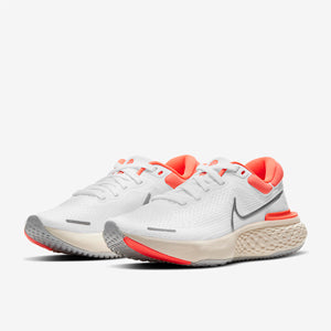 Nike Womens ZoomX Invincible Run Flyknit - White/Metallic Silver