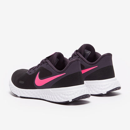 Nike Womens Revolution 5