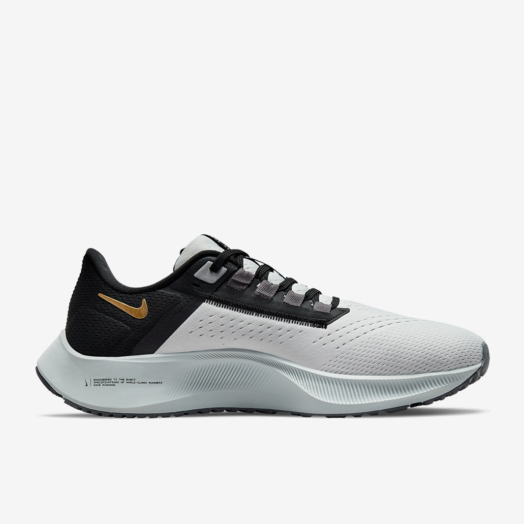 Nike Air Zoom Pegasus 38 - Photon Dust/Mtlc Gold Coin