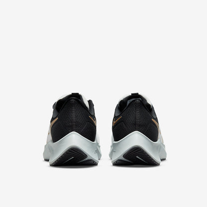 Nike Air Zoom Pegasus 38 - Photon Dust/Mtlc Gold Coin