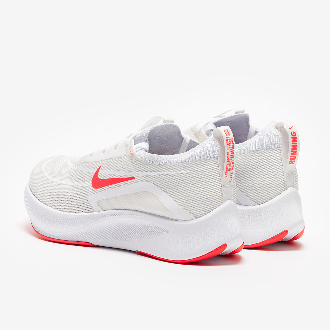 Nike Zoom Fly 4