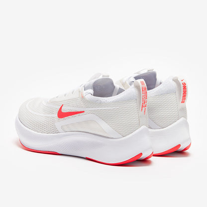 Nike Zoom Fly 4