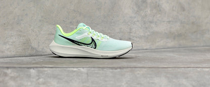 Nike Air Zoom Pegasus 39 - Barely Green/Cave Purple-Mint Foam